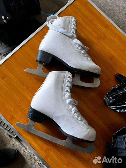 Коньки фигурные 38 размер