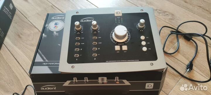 Аудиоинтерфейс audient id 22