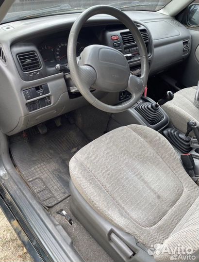 Suzuki grand vitara 1998 2005