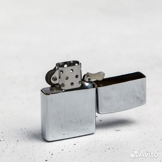 Зажигалка бензиновая 