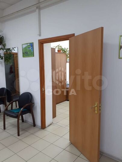 Сдам офисное помещение, 241.1 м²