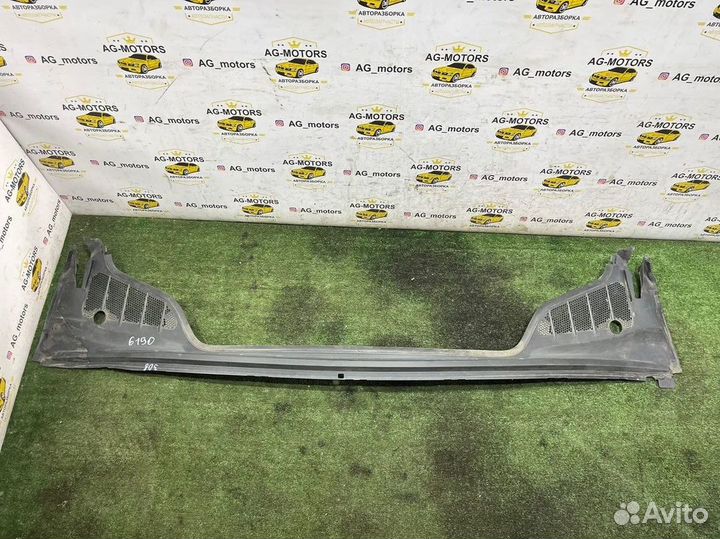 Решетка под лобовое стекло (жабо) Peugeot 308