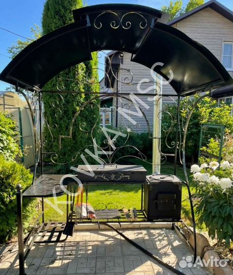 Мангал с крышей