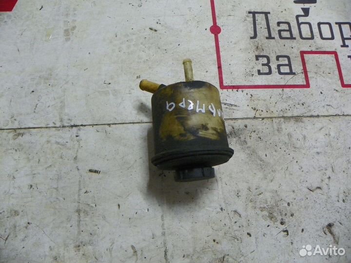 Бачок гур Nissan Almera