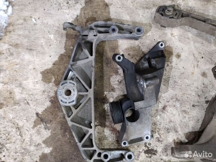 Кронштейн Сааб 9.5