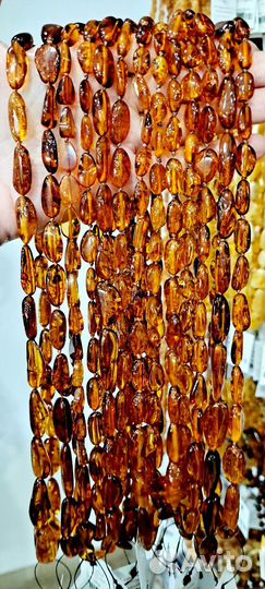 Красивые янтарные бусы