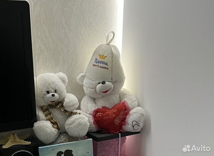 Продаются медведи белые