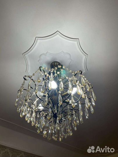Люстры 4 штуки