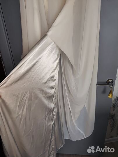 Платье белое 46