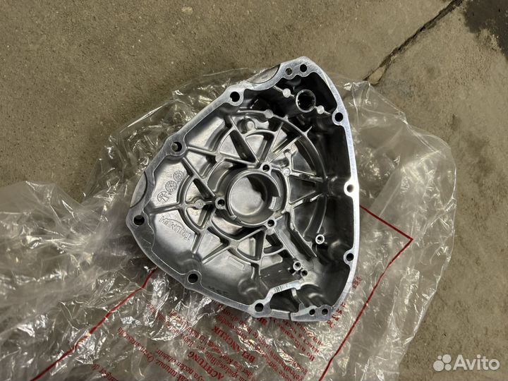 Крышка генератора Triumph