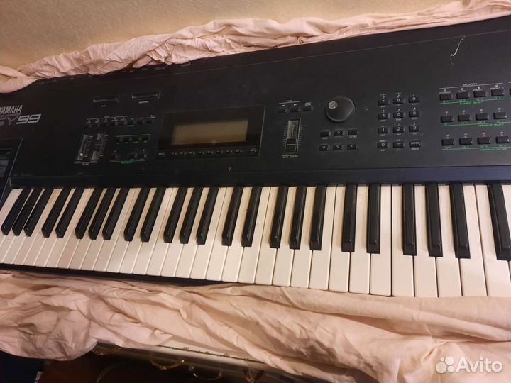 Синтезатор yamaha sy 99