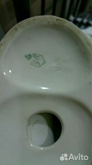 Фарфоровая статуэтка лошадей