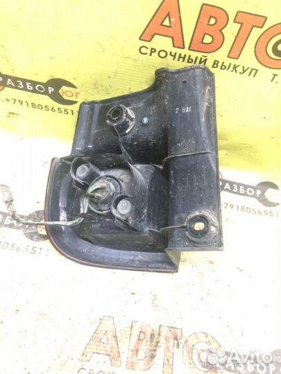 Стоп-сигнал задний правый Nissan Elgrand E51 VQ35