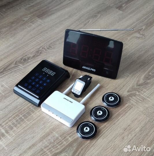 Кнопка вызова официанта, пейджер-часы, табло, пуль