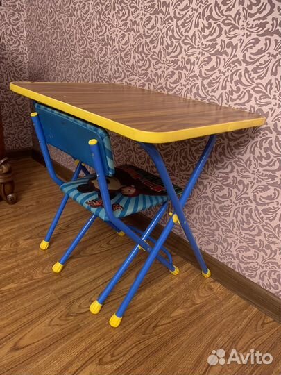 Детский столик