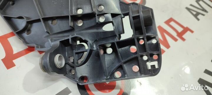 Кронштейн фары правый Volkswagen Touareg 7LA BAR