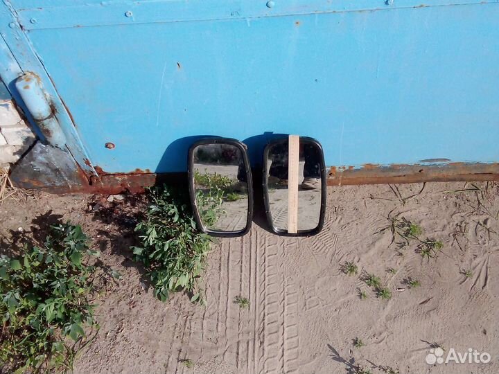 Автомобильное зеркало заднего вида