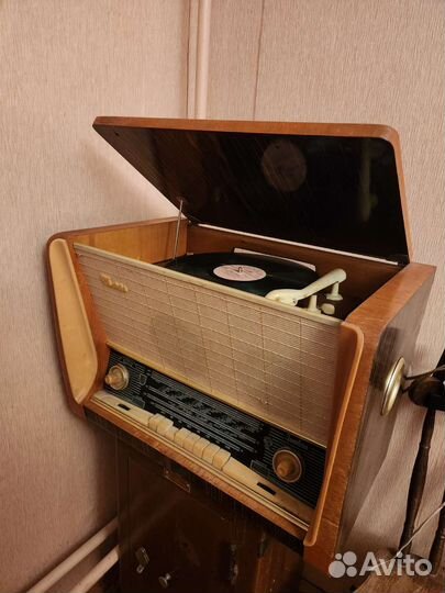 Радиола Латвия, СССР, работает