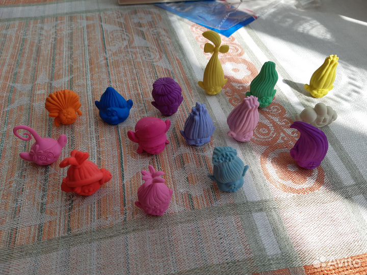 Тролли, киндер сюрприз, миньоны, звёздные войны