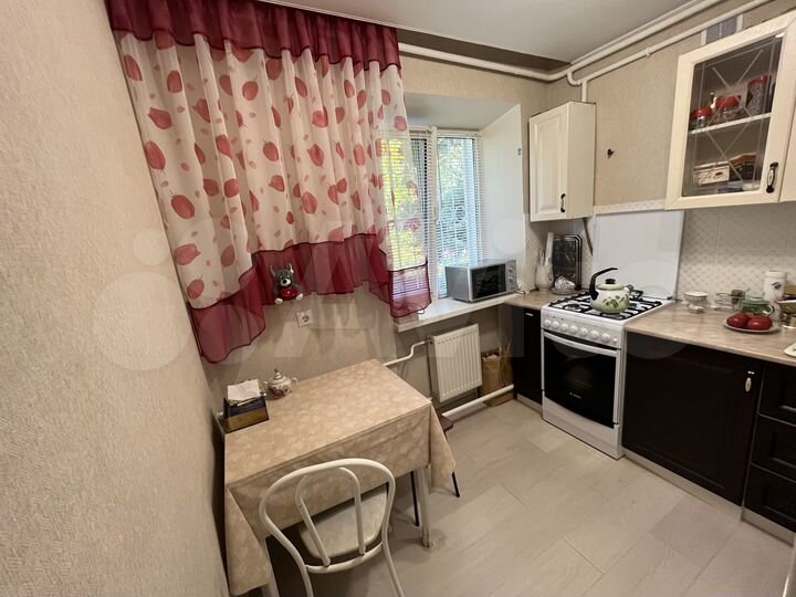 2-к. квартира, 46 м², 1/3 эт.