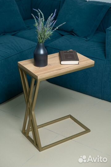 Журнальный столик интерьерный