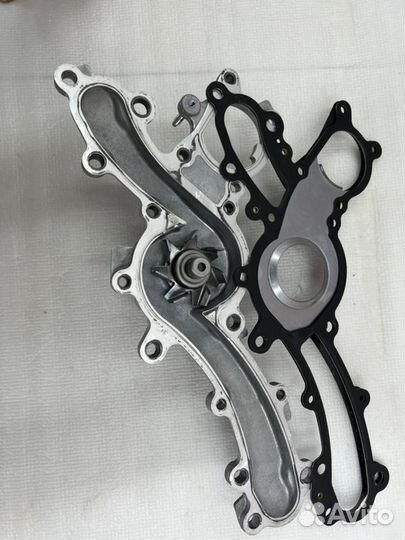 Помпа водяная Toyota Camry V70/V75 2grfks 3500CC