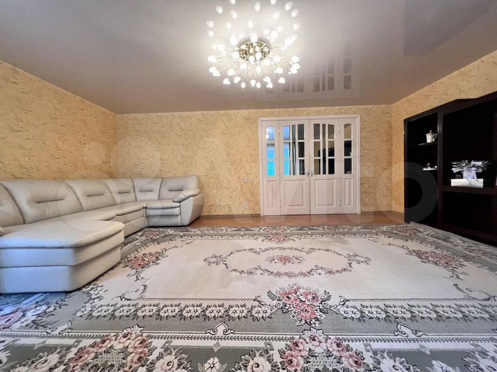 3-к. квартира, 90,7 м², 2/5 эт.