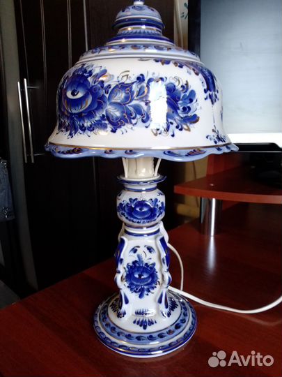 Лампа настольная / Гжель с золотом