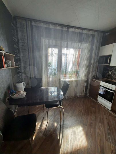 2-к. квартира, 58 м², 1/9 эт.