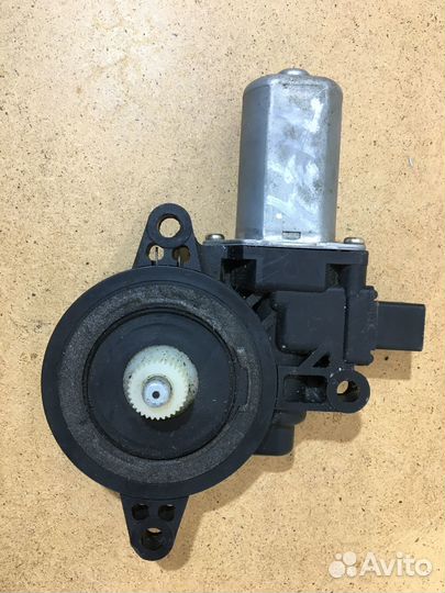 Моторчик стеклоподъемника задний правый Mazda 6 GH