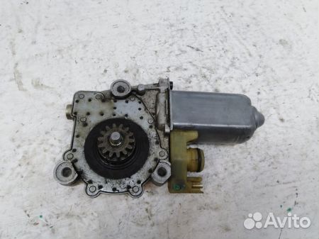 Моторчик переднего левого стеклоподъемника A004820