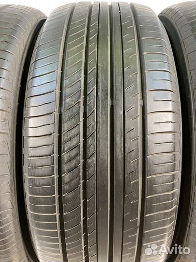 Yokohama Advan dB V552 225/55 R17