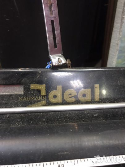 Старинная печатная машинка