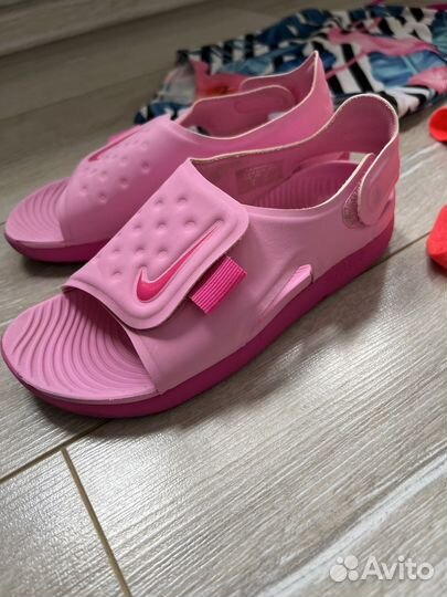Купальники 122-128 и сандали (сланцы) Nike 31-32