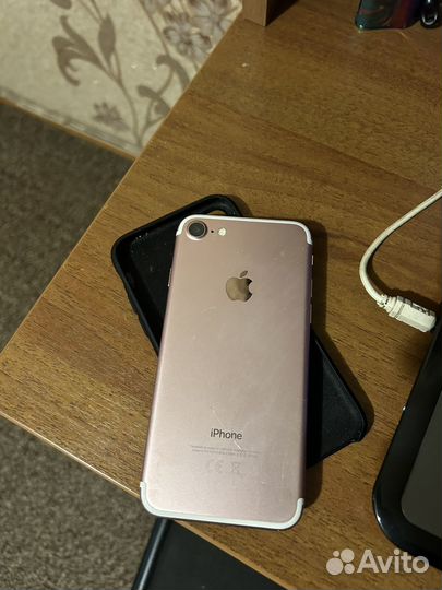 Телефон iPhone 7
