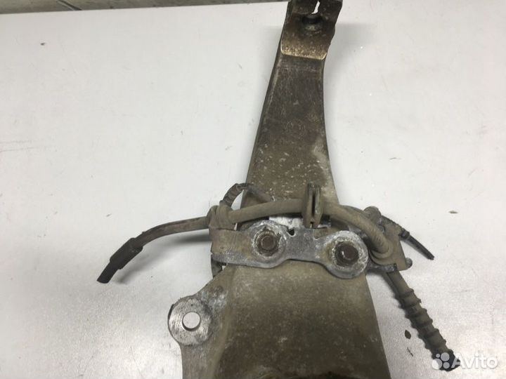 Кулак поворотный передний правый Bmw 7-Seria F02