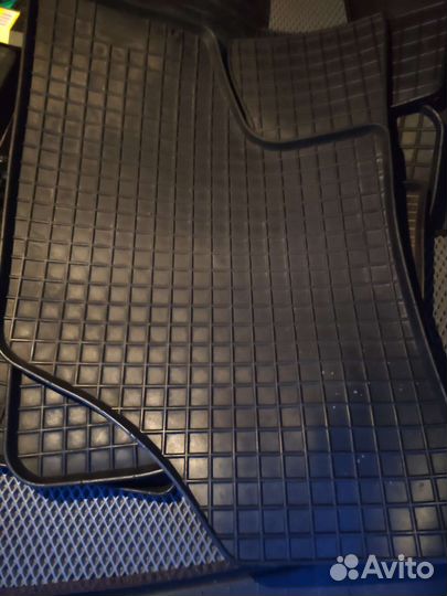 Ковры резиновые на Hyundai Santa Fe 2