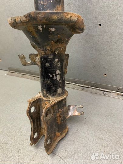 Амортизатор передний левый Kia Rio седан 1.5 A5D