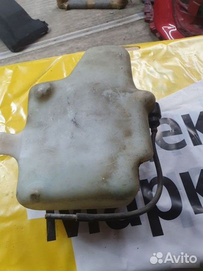 Бачок омывателя Opel Corsa B 1996