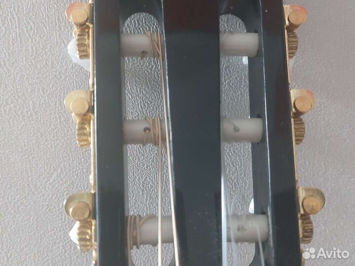 Акустическая гитара