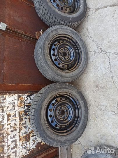 R15 Accelera Epsilon 205/60, PCD 4x100 DIA 42