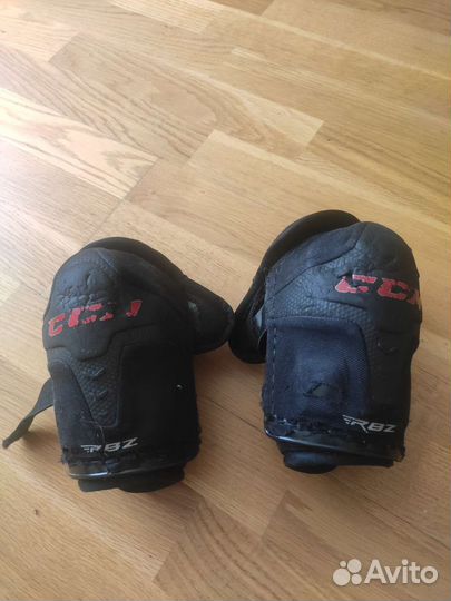 Налокотники хоккейные ccm jr M