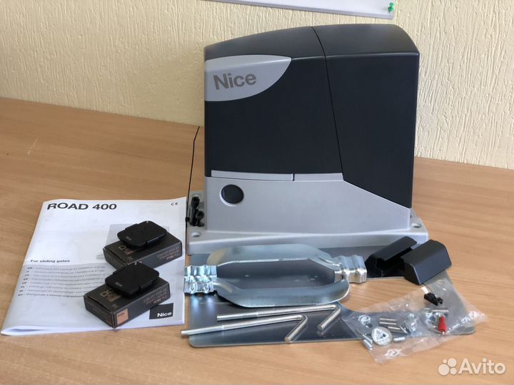 Привод для откатных ворот Nice с зубчатой рейкой