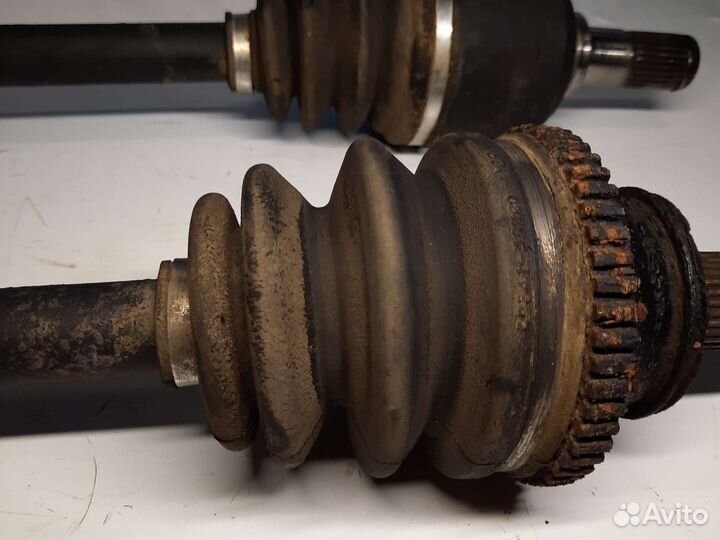 Приводной вал задний Хендай Санта Фе 2 CM