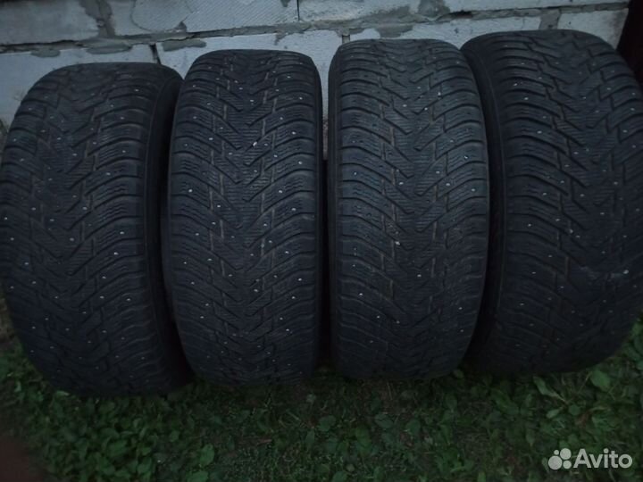 Nokian Tyres Hakkapeliitta 8 SUV 285/60 R18 116T