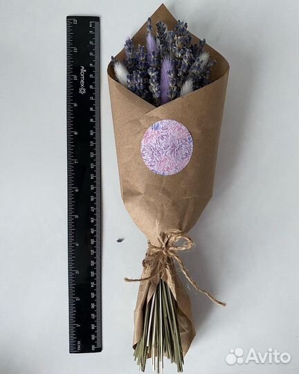 Букет из лаванды и сухоцветов
