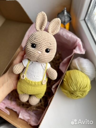 Вязаные игрушки зайка