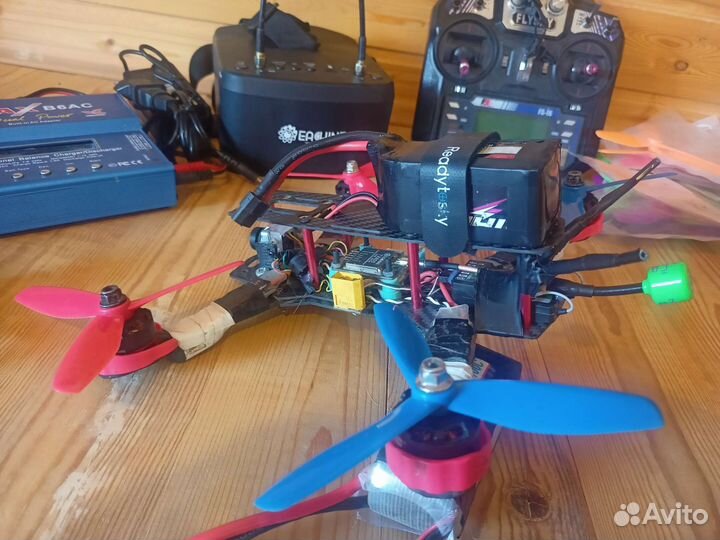 Гоночный fpv квадрокоптер