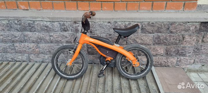 Детский велосипед - беговел BMW