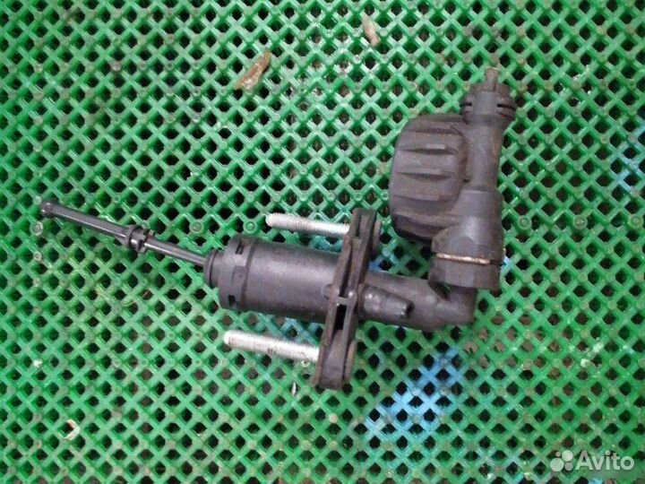 Главный цилиндр сцепления Chevrolet Cruze J